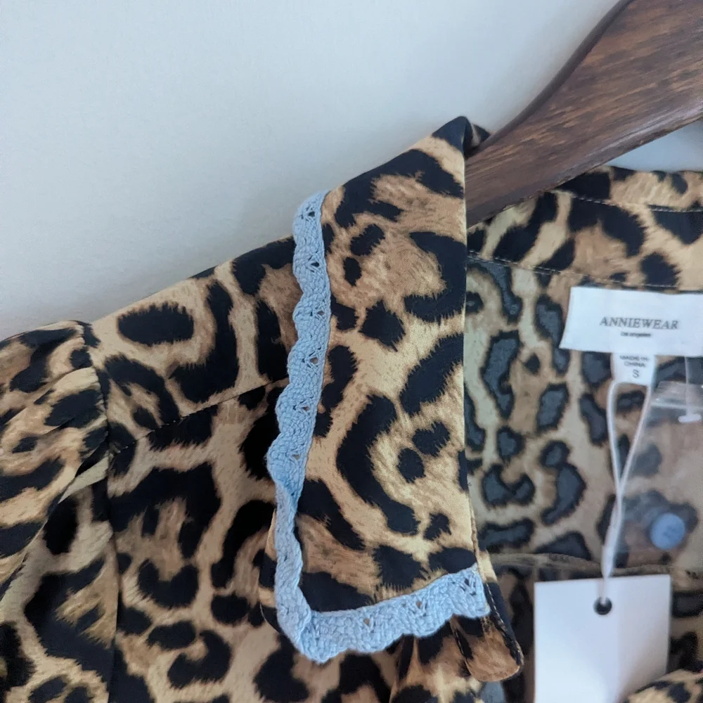 NEW Women's Anniewear Leopard Romper With Blue Lace Trim Small - Picture 5 of 7